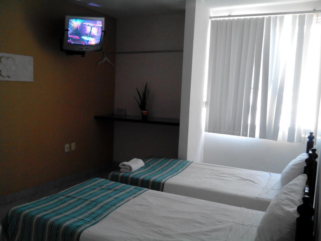 Hotel Y Hostal Casa Risueno Campeche Camera foto